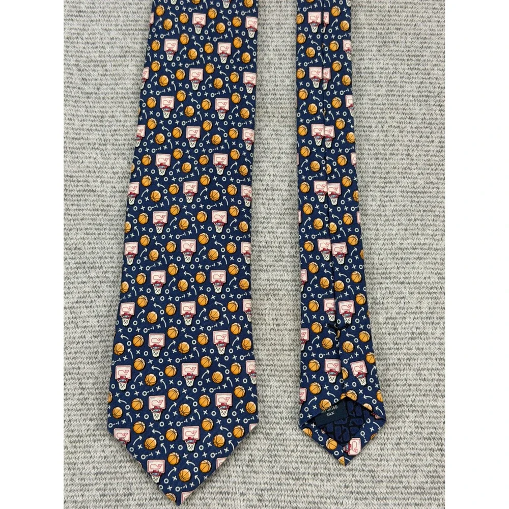 Vineyard Vines Mens Navy Blue Basketball Silk Tie Hoop Game Strategy USA Made